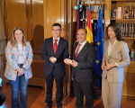 El CRT entrega su primera memoria anual al Presidente de Las Cortes Regionales